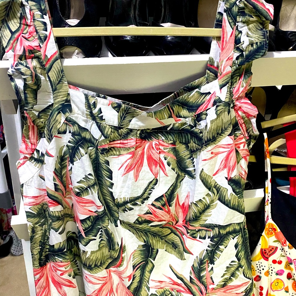 Loft brand PETITE PARADISE RUFFLE SHOULDER SHELL